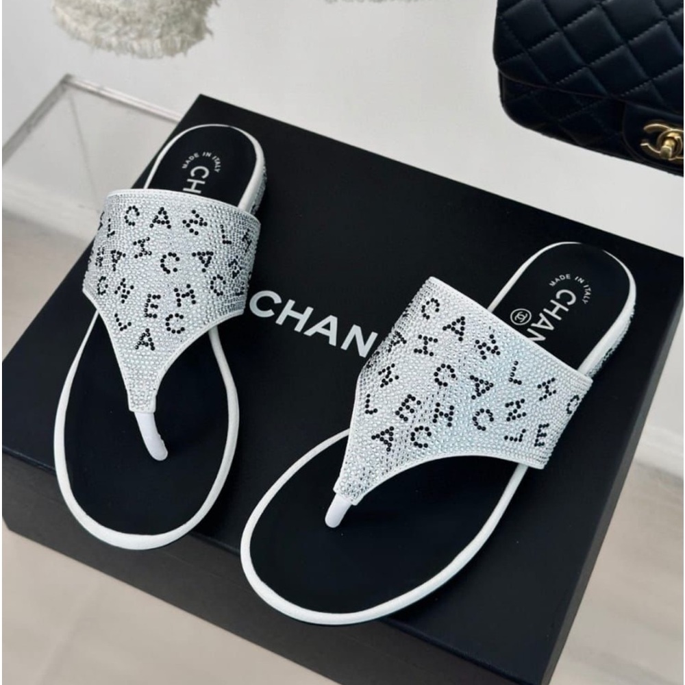 Beautiful designer fashion sandals size 8-8.5 NEW